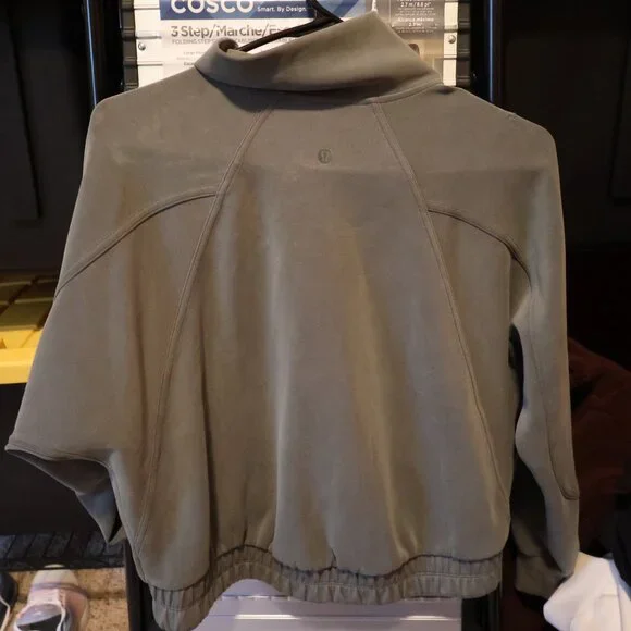 Lululemon Softstreme Zip Up - *smoked spruce* size 4 - Picture 3 of 3